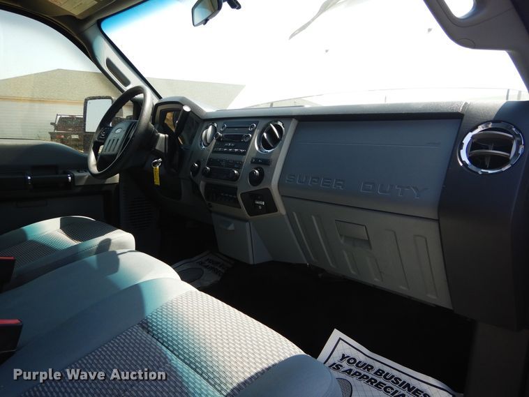 image for item FI9838 2013 Ford F250 Super Duty XLT Crew Cab pickup truck
