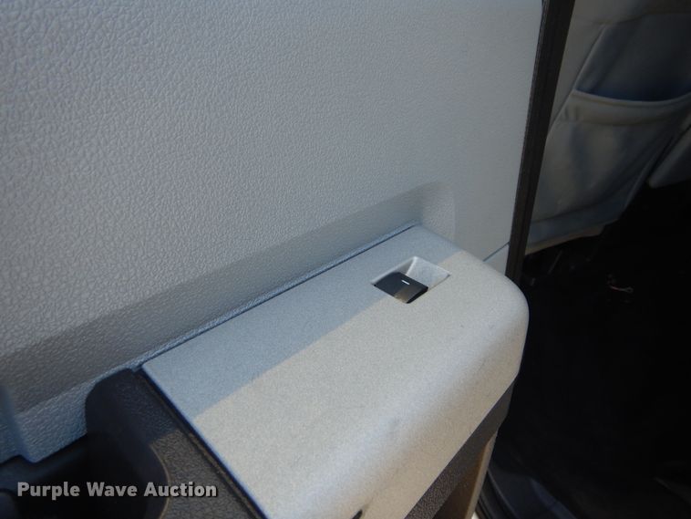 image for item FI9838 2013 Ford F250 Super Duty XLT Crew Cab pickup truck