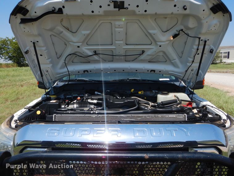 image for item FI9838 2013 Ford F250 Super Duty XLT Crew Cab pickup truck