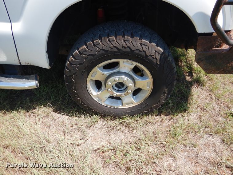 image for item FI9838 2013 Ford F250 Super Duty XLT Crew Cab pickup truck