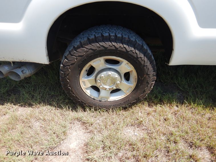 image for item FI9838 2013 Ford F250 Super Duty XLT Crew Cab pickup truck