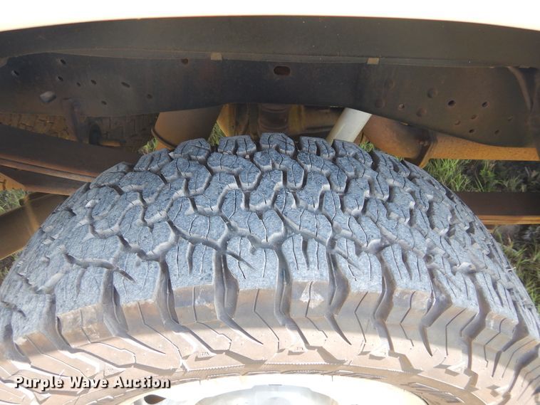 image for item FI9838 2013 Ford F250 Super Duty XLT Crew Cab pickup truck