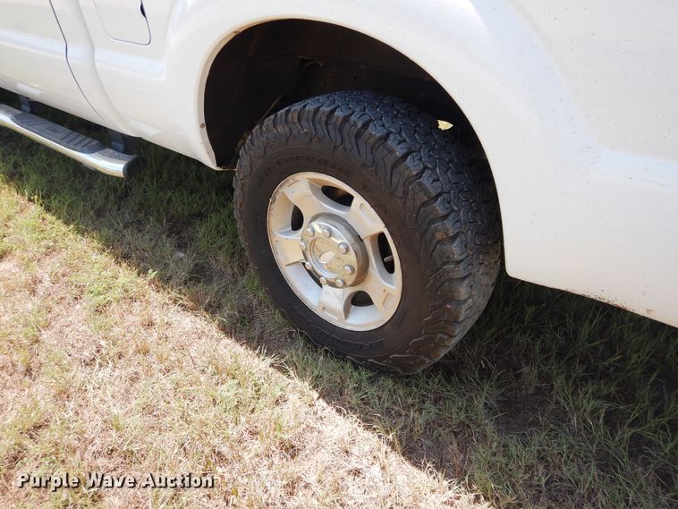 image for item FI9838 2013 Ford F250 Super Duty XLT Crew Cab pickup truck