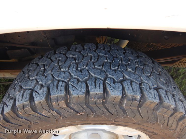 image for item FI9838 2013 Ford F250 Super Duty XLT Crew Cab pickup truck