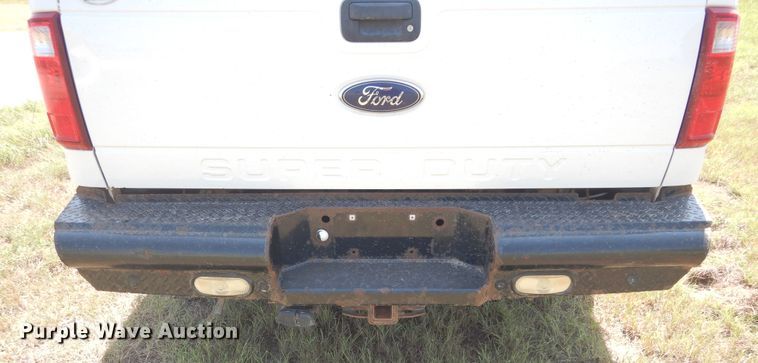 image for item FI9838 2013 Ford F250 Super Duty XLT Crew Cab pickup truck