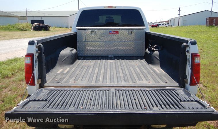 image for item FI9838 2013 Ford F250 Super Duty XLT Crew Cab pickup truck