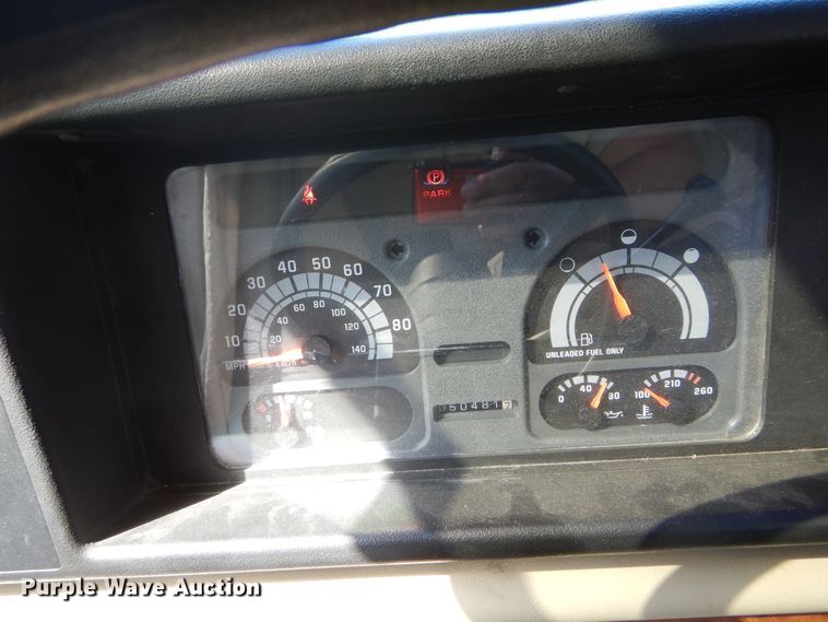 image for item FI9998 1996 Chevrolet P30 Winnebago RV