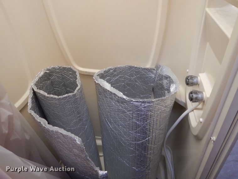 image for item FI9998 1996 Chevrolet P30 Winnebago RV