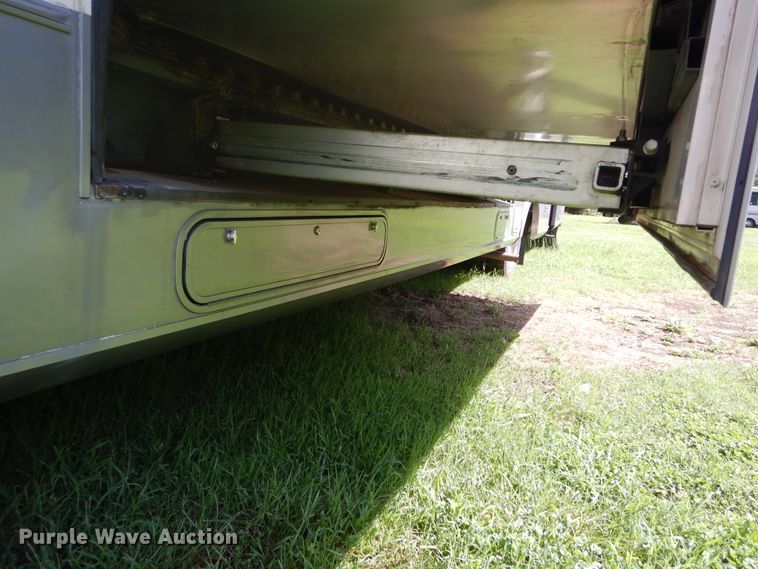 image for item FI9998 1996 Chevrolet P30 Winnebago RV