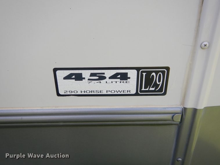 image for item FI9998 1996 Chevrolet P30 Winnebago RV