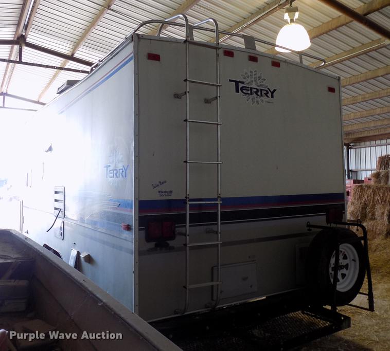 image for item FJ9295 1997 Fleetwood camper