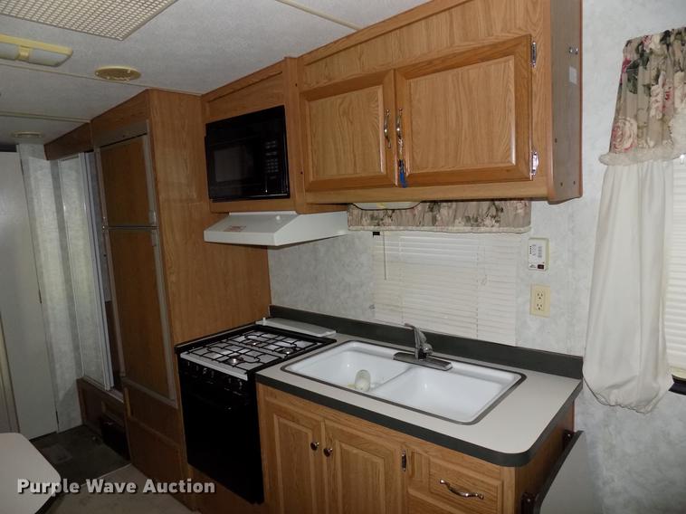 image for item FJ9295 1997 Fleetwood camper