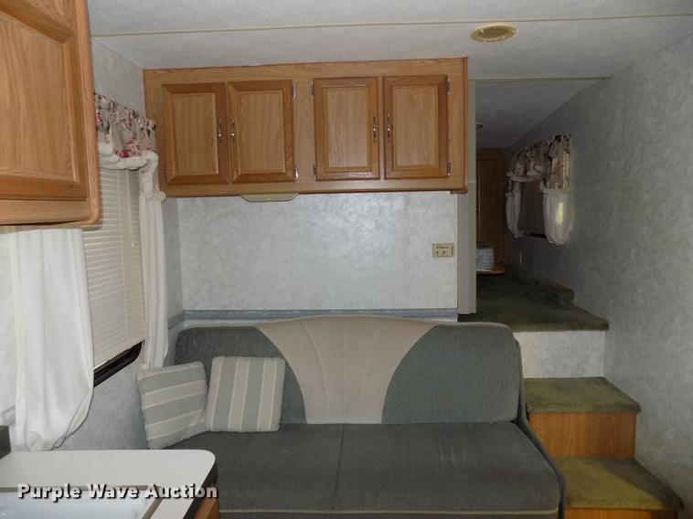 image for item FJ9295 1997 Fleetwood camper