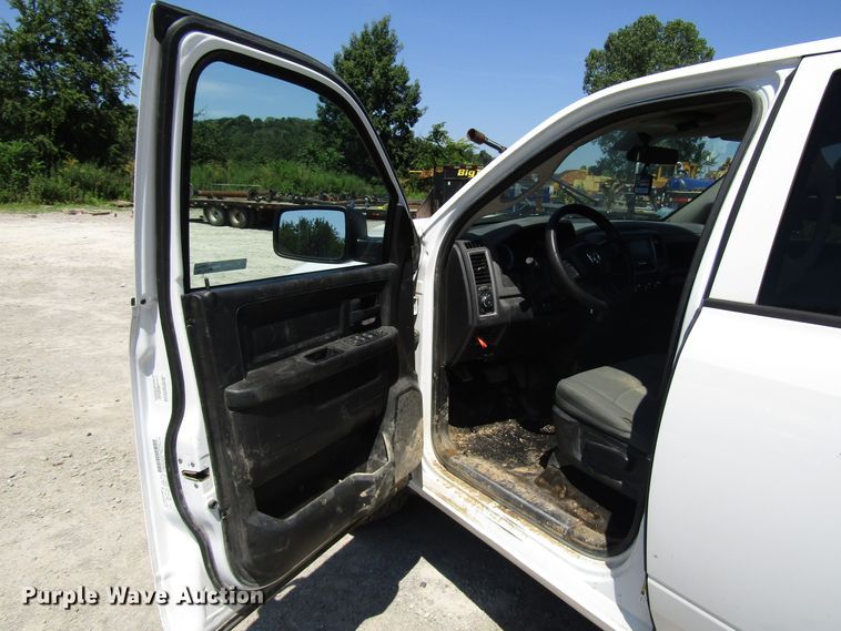 image for item FJ9703 2014 Dodge Ram 1500 Crew Cab pickup truck