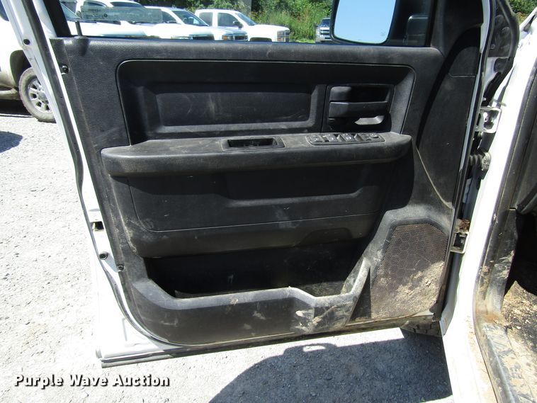 image for item FJ9703 2014 Dodge Ram 1500 Crew Cab pickup truck