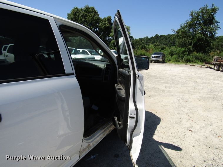 image for item FJ9703 2014 Dodge Ram 1500 Crew Cab pickup truck