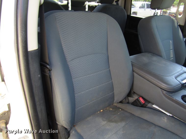 image for item FJ9703 2014 Dodge Ram 1500 Crew Cab pickup truck