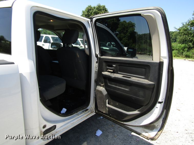 image for item FJ9703 2014 Dodge Ram 1500 Crew Cab pickup truck