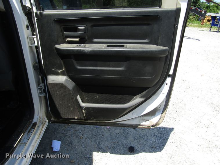 image for item FJ9703 2014 Dodge Ram 1500 Crew Cab pickup truck