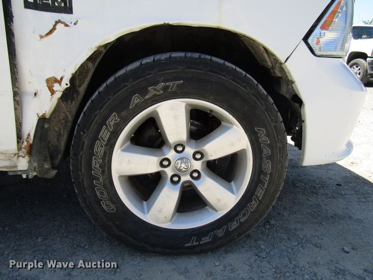 image for item FJ9703 2014 Dodge Ram 1500 Crew Cab pickup truck