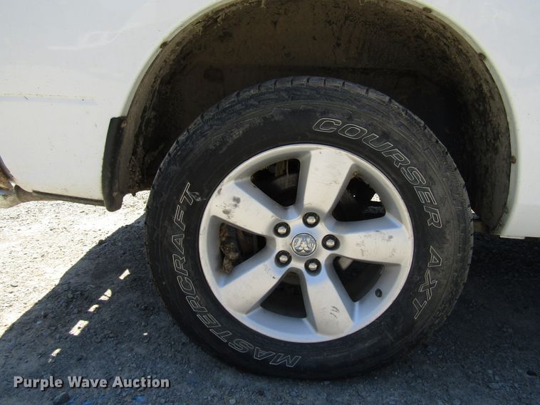 image for item FJ9703 2014 Dodge Ram 1500 Crew Cab pickup truck