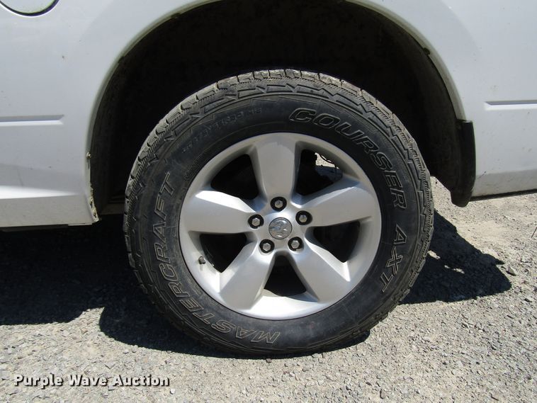 image for item FJ9703 2014 Dodge Ram 1500 Crew Cab pickup truck