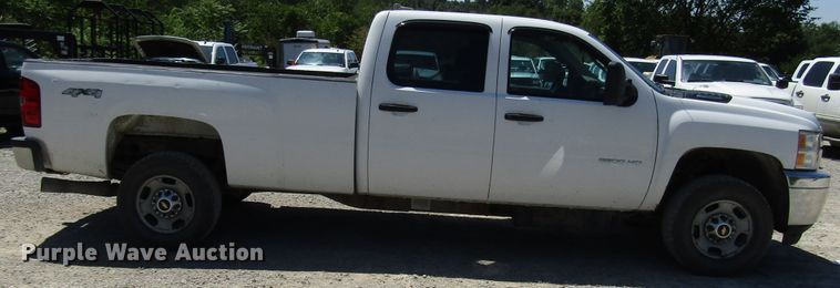 image for item FJ9705 2012 Chevrolet Silverado 2500HD Crew Cab pickup truck