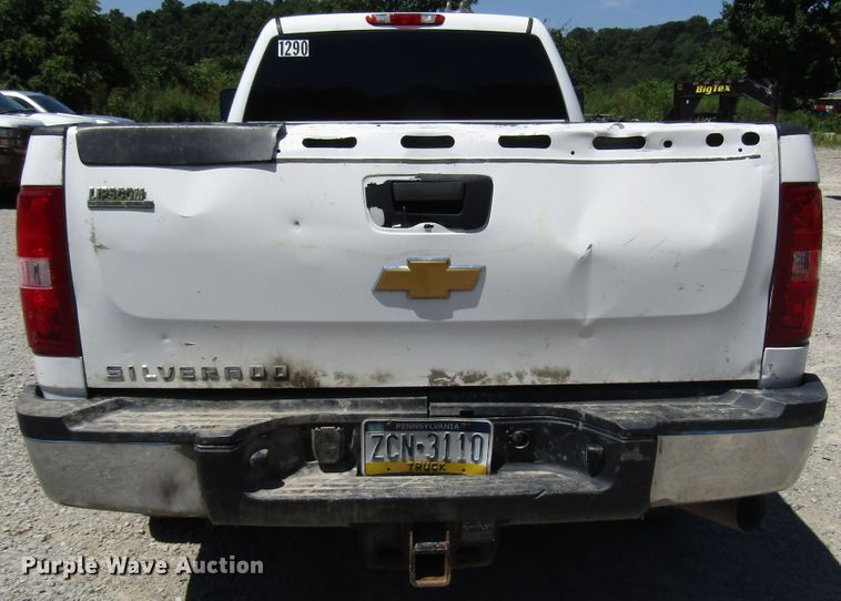 image for item FJ9705 2012 Chevrolet Silverado 2500HD Crew Cab pickup truck