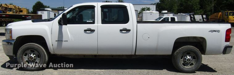 image for item FJ9705 2012 Chevrolet Silverado 2500HD Crew Cab pickup truck