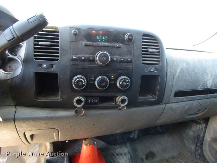 image for item FJ9705 2012 Chevrolet Silverado 2500HD Crew Cab pickup truck