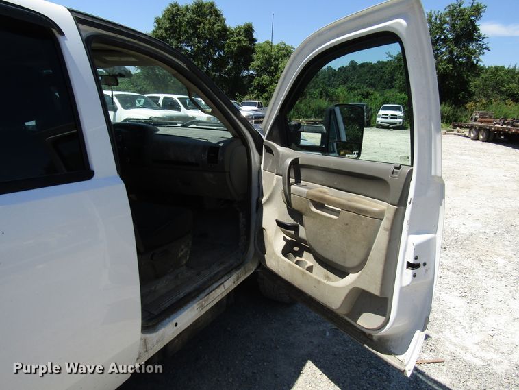 image for item FJ9705 2012 Chevrolet Silverado 2500HD Crew Cab pickup truck