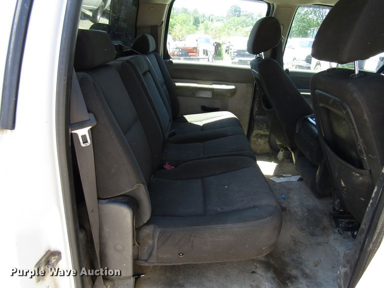 image for item FJ9705 2012 Chevrolet Silverado 2500HD Crew Cab pickup truck