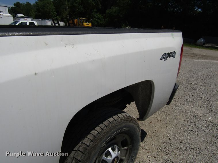 image for item FJ9705 2012 Chevrolet Silverado 2500HD Crew Cab pickup truck