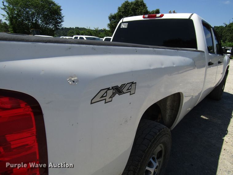 image for item FJ9705 2012 Chevrolet Silverado 2500HD Crew Cab pickup truck