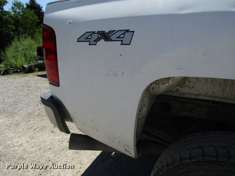 image for item FJ9705 2012 Chevrolet Silverado 2500HD Crew Cab pickup truck