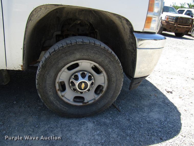 image for item FJ9705 2012 Chevrolet Silverado 2500HD Crew Cab pickup truck