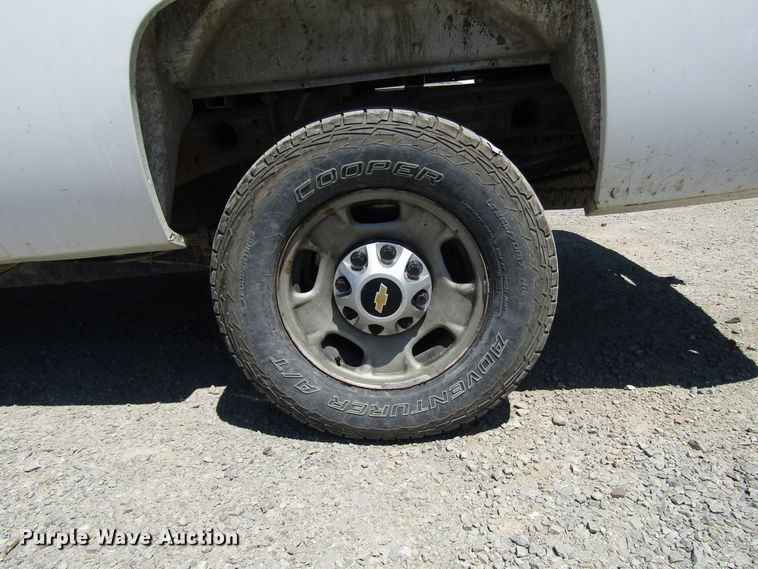 image for item FJ9705 2012 Chevrolet Silverado 2500HD Crew Cab pickup truck