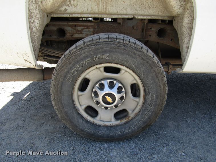 image for item FJ9705 2012 Chevrolet Silverado 2500HD Crew Cab pickup truck