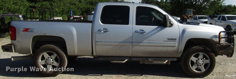 image for item FJ9720 2012 Chevrolet Silverado 2500HD Crew Cab pickup truck