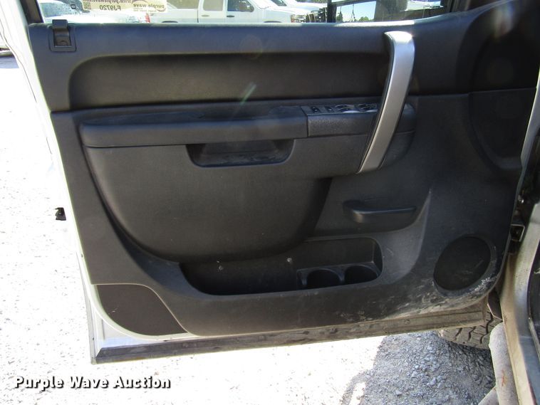 image for item FJ9720 2012 Chevrolet Silverado 2500HD Crew Cab pickup truck