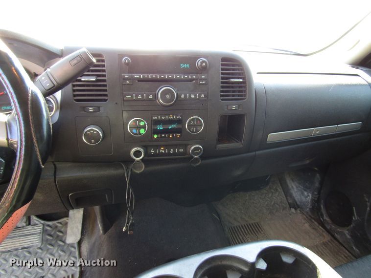 image for item FJ9720 2012 Chevrolet Silverado 2500HD Crew Cab pickup truck