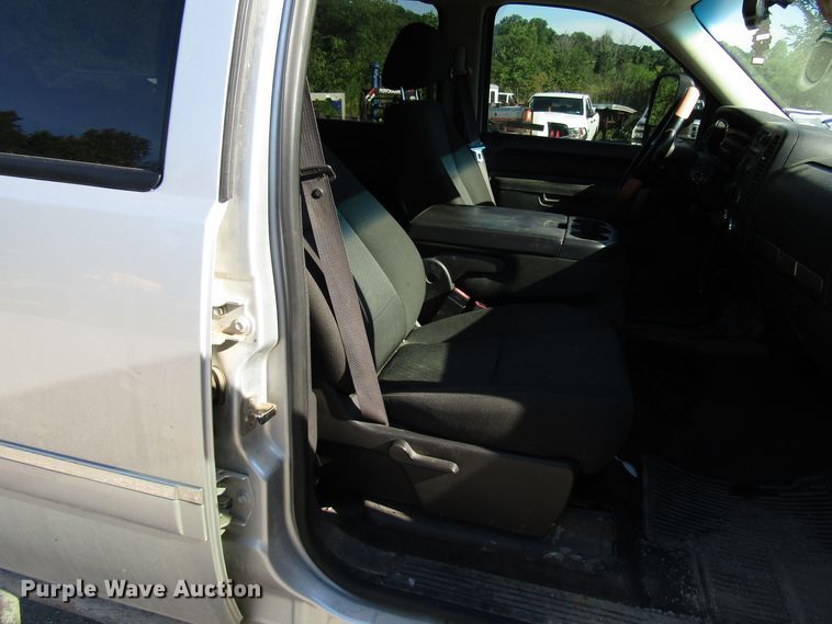 image for item FJ9720 2012 Chevrolet Silverado 2500HD Crew Cab pickup truck