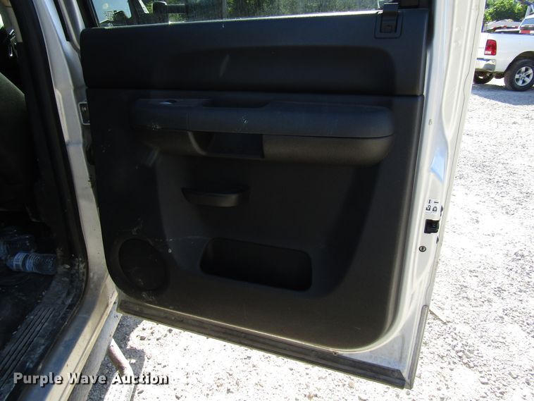 image for item FJ9720 2012 Chevrolet Silverado 2500HD Crew Cab pickup truck