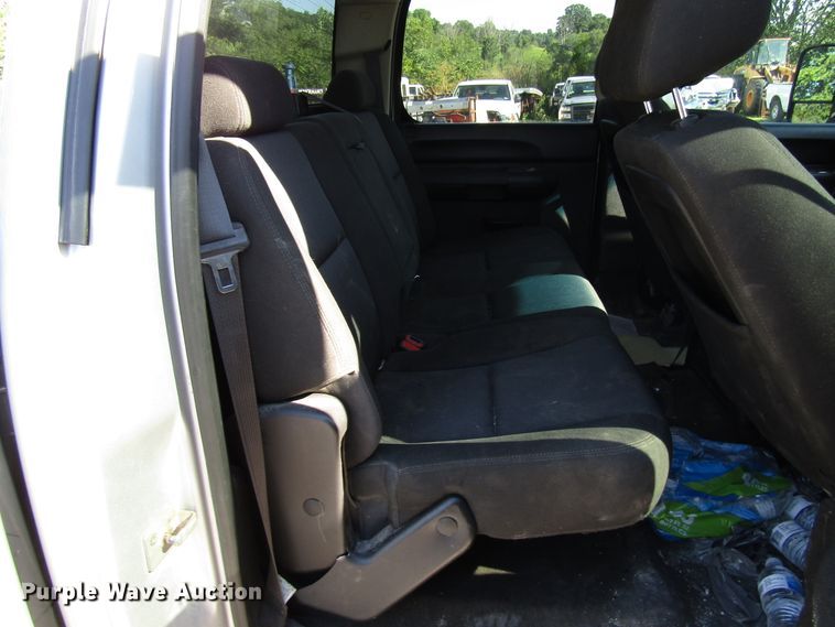 image for item FJ9720 2012 Chevrolet Silverado 2500HD Crew Cab pickup truck