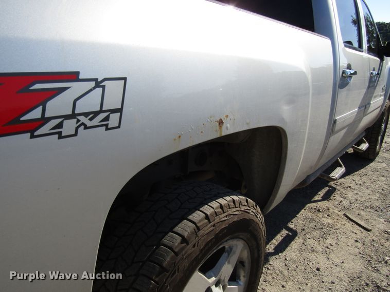 image for item FJ9720 2012 Chevrolet Silverado 2500HD Crew Cab pickup truck