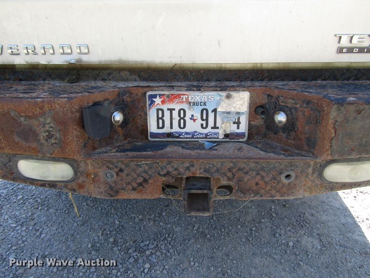 image for item FJ9720 2012 Chevrolet Silverado 2500HD Crew Cab pickup truck