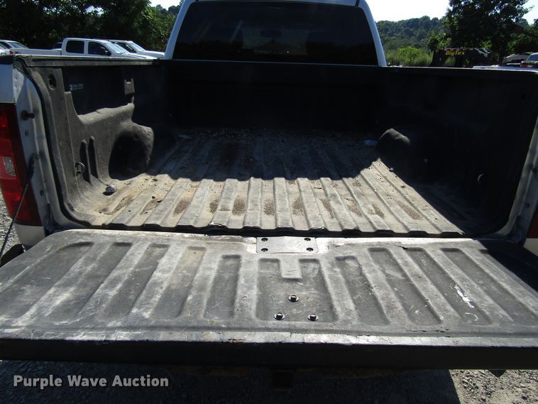 image for item FJ9720 2012 Chevrolet Silverado 2500HD Crew Cab pickup truck