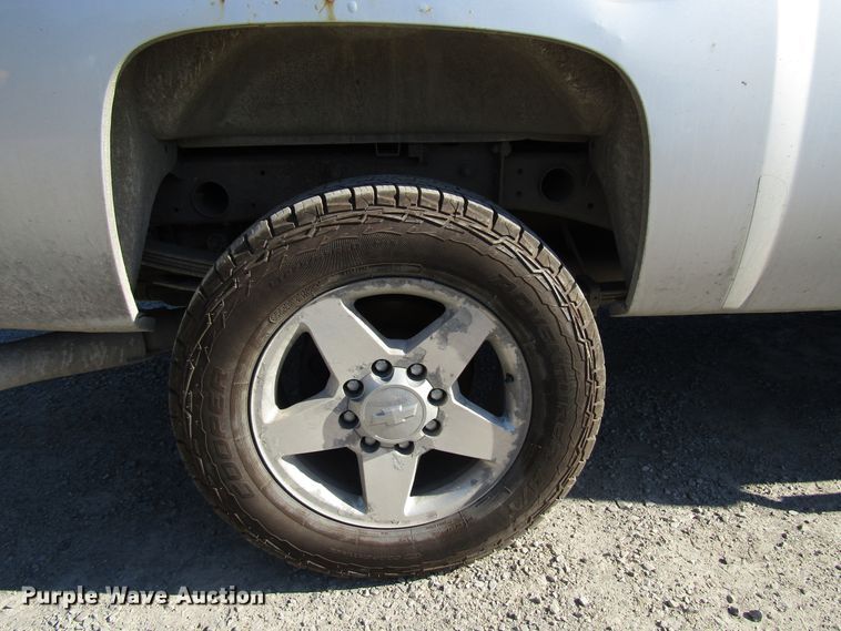 image for item FJ9720 2012 Chevrolet Silverado 2500HD Crew Cab pickup truck