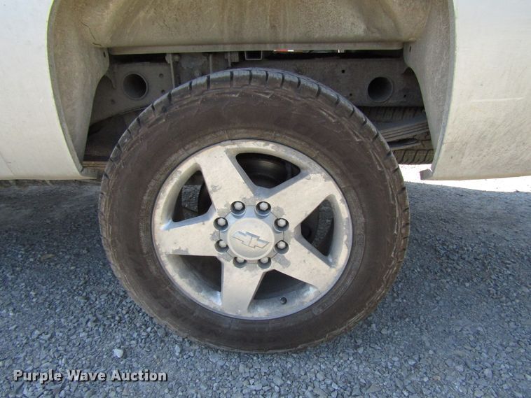 image for item FJ9720 2012 Chevrolet Silverado 2500HD Crew Cab pickup truck