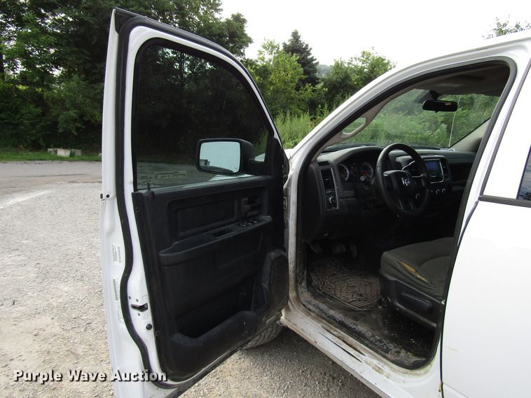 image for item FJ9725 2013 Dodge Ram 1500 Quad Cab pickup truck